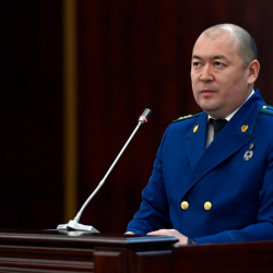 Жогорку Кеңеш Башкы прокурор Максат Асаналиевдин отчетун жактырды
