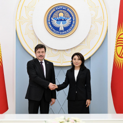 Председатель Комитета Эльвира Сурабалдиева встретилась с послом Российской Федерации Сергеем Вакуновым