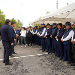 Накталай эмес төлөм, айлык акынын 30%га жогорулашы: мэр коомдук транспорттун айдоочулары менен жолугушту