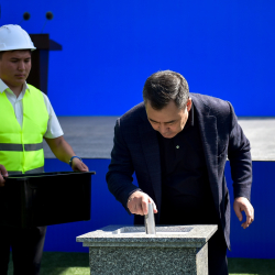 Өлкө башчысы Ош шаарындагы 10 мектептин курулушуна старт берди