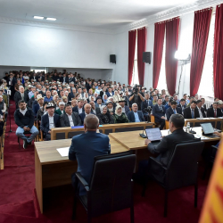 Садыр Жапаров Араванда жашоочулар менен жолугушту