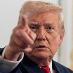 Трамп пригрозил Ирану военно-морской блокадой в случае его отказа пойти на уступки