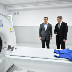 Президент открыл новое здание Кара-Сууйского районного центра семейной медицины