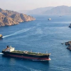 Трамп АКШнын деңиз флотуна Ормуз кысыгын курчоо буйругун берди