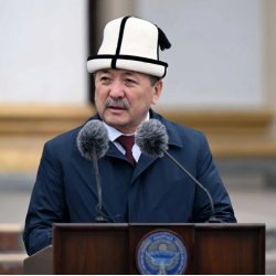 Адылбек Касымалиев прибыл в Вашингтон для участия в весенних совещаниях МВФ и ВБ