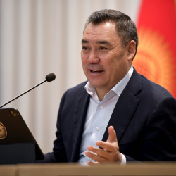 Өлкө башчы Чоң-Алайдын тургундарынын суроолоруна жооп берди