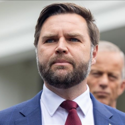 Вэнс заявил о намерении США забрать у Ирана весь обогащенный уран