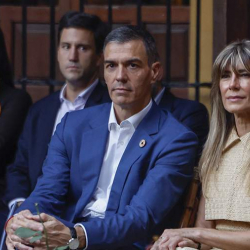 Испан премьер-министринин аялы коррупцияга айыпталууда