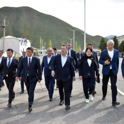 Президент Гүлчө шаарынын жолдорунун курулушу менен