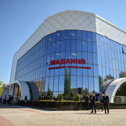 Президент Кара-Кулжа айылында Калкты тейлөө боюнча маданий борборду ачты