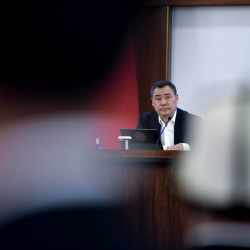 Президент Өзгөндүн жашоочуларынын суроолоруна жооп берди