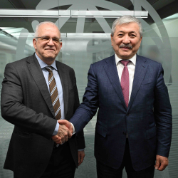 Адылбек Касымалиев обсудил реализацию проекта строительства Камбаратинской ГЭС-1 с Всемирным банком