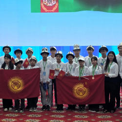 Кыргызстандык окуучулар Эл аралык олимпиадасында өлкө куржунуна 6 медаль алып келишти