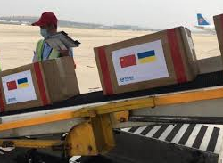 Китай предоставил Ирану 58 тонн медикаментов в качестве гумпомощи