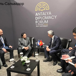 Азамат Кадыралиев чет өлкөлүк өнөктөштөр менен бир катар эки тараптуу жолугушууларды өткөрдү