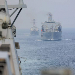 ВС Ирана сообщили о нанесении ударов по американским военным кораблям