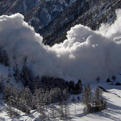 Көңүл буруңуз! 20-25-апрель аралыгында кар көчкү коркунучу сакталат