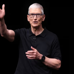 Тим Кук уходит с поста гендиректора Apple