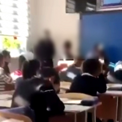 Сузакта 26 жыл иштеген мугалим, мектептеги окуядан кийин жумуштан кетти