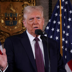 Трамп Иран менен ок атышпоо белгисиз мөөнөткө узарганын айтты