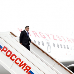 Президент Жапаров Москвага иш сапары менен барды