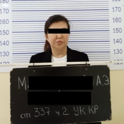 Оштогу “Кызмат” мекемесинин кызматкерлери акча талап кылууга шектелип кармалды