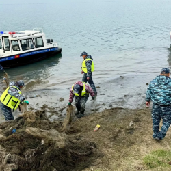 Ысык-Көлдөн  дагы 4,5 миң метр тор чыгарылды