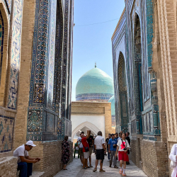 Өзбекстанда туризм рекорддук өсүш көрсөтүүдө