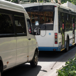 Бишкекте №244 кичи автобустун багыты өзгөрөт