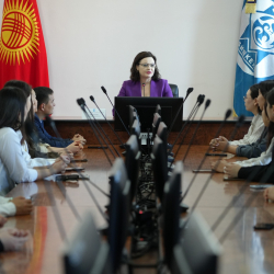 В Бишкеке наградили волонтеров Первых молодежных Дельфийских игр ШОС