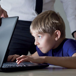 Түркия 15 жашка чейинкилер үчүн социалдык тармактарды колдонууга тыюу салат