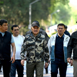 МинКаб башчысы Адылбек Касымалиев 