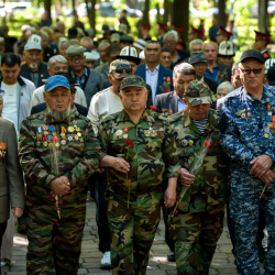 Бишкекте Чернобыль атомдук электр станциясындагы кырсыктын кесепеттерин жоюунун 40 жылдыгы белгиленди