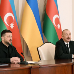 Зеленский Россия менен сүйлөшүүлөрдү Азербайжанда өткөрүүнү сунуштады