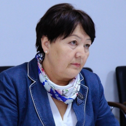 Министр: Мугалимдердин айлыгы 100 пайызга жогорулады