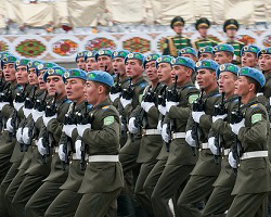 Түркмөнстандын армиясында кризис: суицид, дезертирлик көйгөй болууда