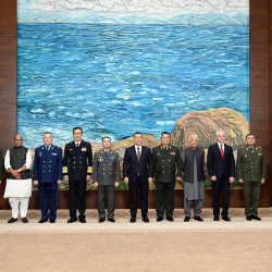 Садыр Жапаров ШКУ өлкөлөрүнүн коргоо жетекчилерин кабыл алды