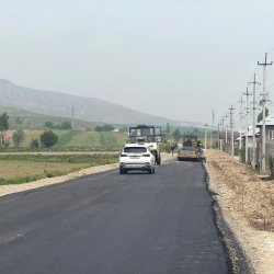 Асфальтируется автомобильная дорога Коммунизм – Жаңы-Дыйкан в Сузаке