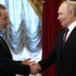 Глава МИД Ирана передал Путину послание от Хаменеи