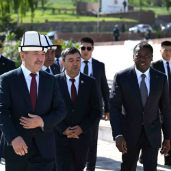 Того Министрлер Кеңешинин Төрагасы “Ата-Бейит” тарыхый-мемориалдык комплексине барды