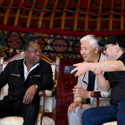 Садыр Жапаровго жана Того Министрлер Кеңешинин Төрагасына Ысык-Көлдө улуттук ат оюндары көрсөтүлдү