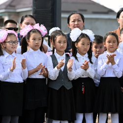 Мектеп формасы боюнча жумушчу топтун чечими чыкты