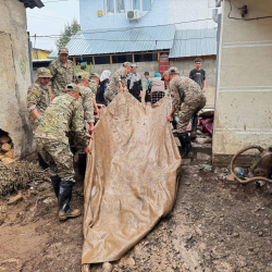 СҮРӨТ - Ички аскерлер Манаста селдин кесепеттерин жоюуда
