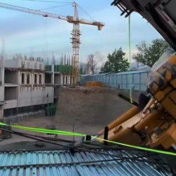 Бишкекте кран кулап, курулуш компанияга 200 миң сом айып салынды