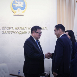 Посол Айбек Молдогазиев встретился с Министром культуры, спорта, туризма и молодежи Жуков Алдаржавхланом