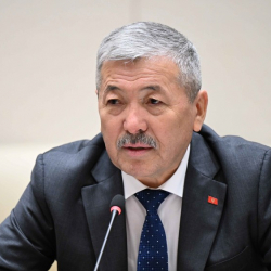 Адылбек Касымалиев Түркмөнстанга жумушчу сапары менен барат