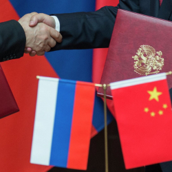 Эксперт: Взаимодействие России и Китая служит примером сосуществования стран в период формирования широкой многополярности