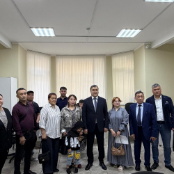 Эмгек министри Москвада Кыргызстандын жарандары менен жолугушту