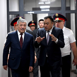 Касымалиев ИИМдин бөлүмдөрүнүн жаңыланган шарттары менен таанышты