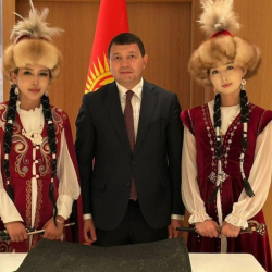 Кытайдан келген кыздар Тарых музейине барышты